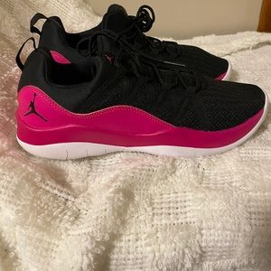 Nike Air Jordan Deca Fly 6Y/ Women’s 8